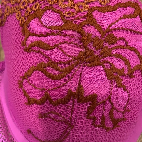 Gorgeous EUC Victoria’s Secret 34D Very Sexy Bra - Picture 2 of 4